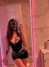 Kendi yeri olan dolgun göğüslü VİP Nurella - 0537 990 94 89