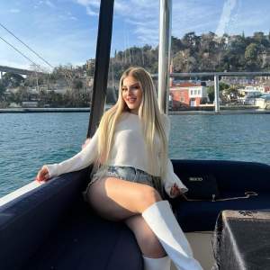 21 yaşlı beyaz tenli Semanur