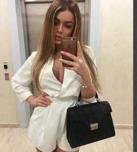 Eşlik etmek isteyen Leman