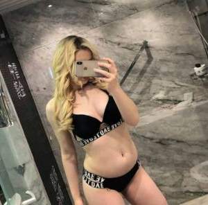 Güçlü erkekleri çok çekici bulan Selma