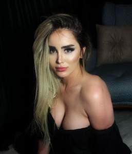 İdeal seks pozisyonu seçen Deniz