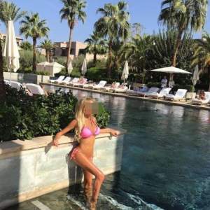 İlkadım Tarihî Merkez ve Saathane'nin Cazibeli Escort Kadını Ayşe