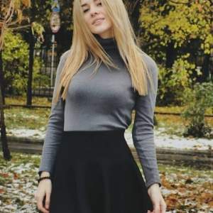 Kızlar neredeyse her zaman biriyle tanışırlar