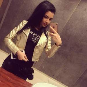 Özgür şekilde temaslar kuran genç Selcan