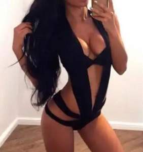 Sağlıklı ve mutlu bir escort Emel