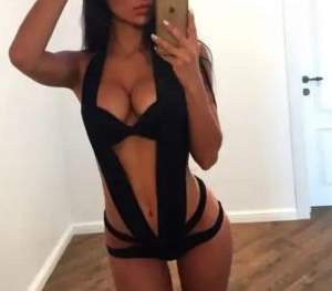 Sağlıklı ve mutlu bir escort Emel