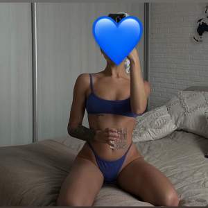 Sarışın bronz tenli Helen