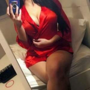 Seks hizmetini fantezilerle veren Büşra