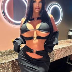 YENİ DOİMSUZ BOMBA TANİA