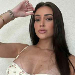 Yeni gelen bayan Lina