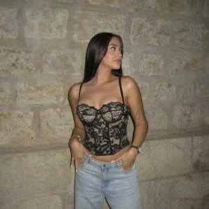 Yeni gelen bayan Lina